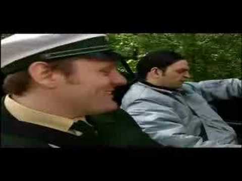 Was guckst du -Hakan und Polizist