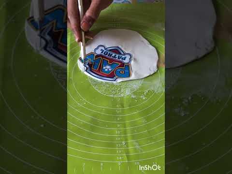 How To Stick Non Edible Photos On Cake #shortfeed #tipsandtricks
