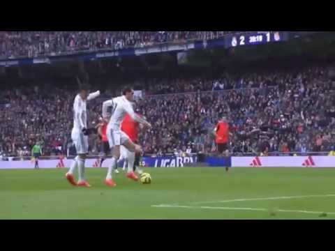 Gareth Bale Incredible Miss !! Real Madrid vs Real Sociedad 2 1 2015 HD 720p