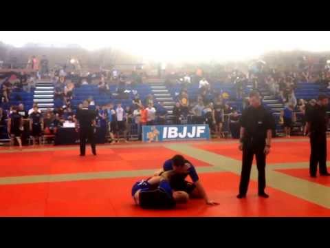 1/2 final Fedotov Alexander no gi Blue belt super heavy London open 2013