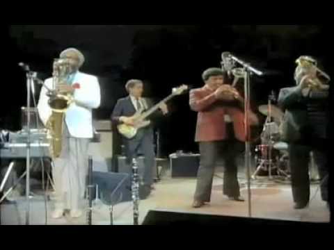 Dizzy Gillespie, Arturo Sandoval,'Night in Tunisia'.mp4
