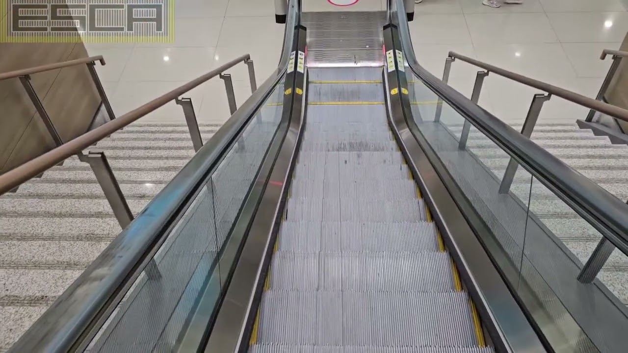 韓国 仁川国際空港 ICN エスカレーター OTIS 2F-1F