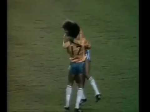 João Batista Nunes (Brasil) - 21/04/1978 - Atlético Madrid-ESP 0x3 Brasil - 1 gol