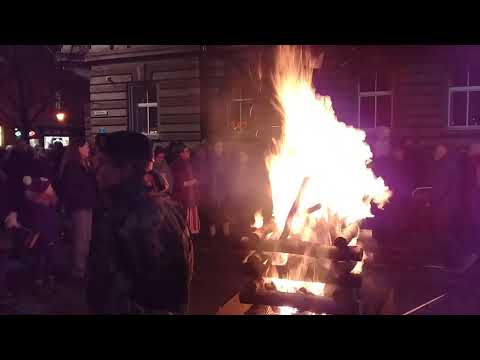 101 костер на проспекте Гедимина в Вильнюсе, в честь подписания Декларации о Независимости Литвы 101