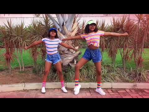 online-Julia Pimentel e taby