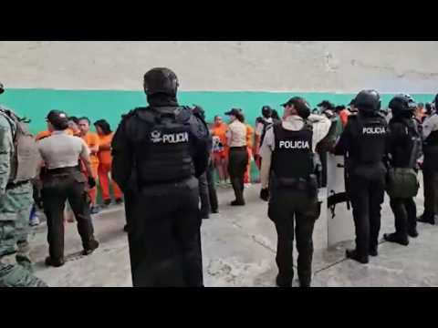 Intervención en cárcel de mujeres incauta celulares y drogas en Tungurahua