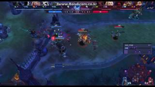 돌고 도는 인생....(판다 두마리..)