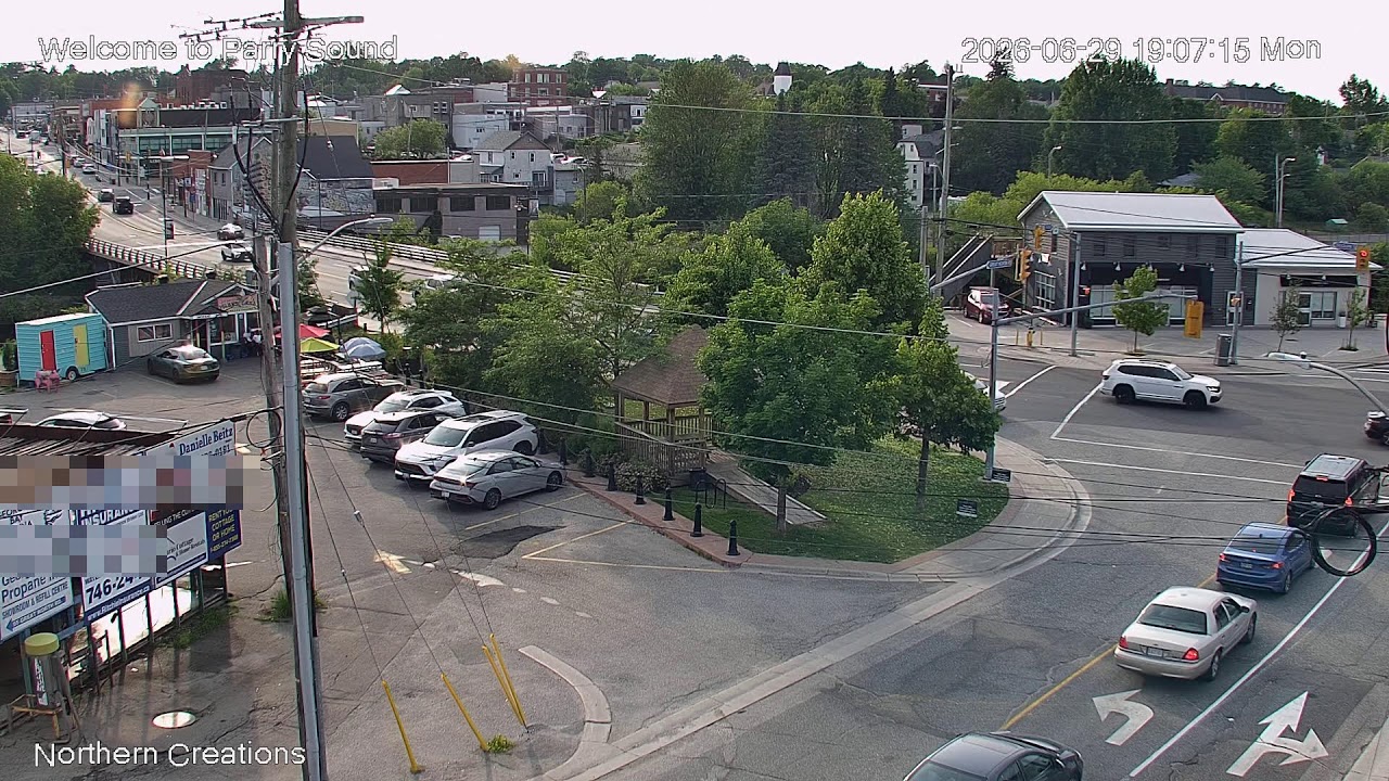 Live webcam view of Downtown Parry Sound Street Scene