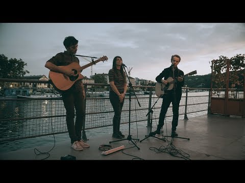 THE APARTMENTS - Mr Somewhere ('FD' acoustic session)