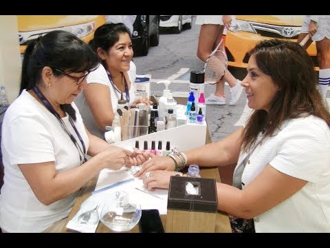 Tady se krášlí tenisové hvězdy – pohled do kadeřnického salonu na US Open