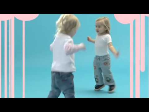 Justine Clarke performs I Like To Sing