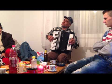 asko husenbasic moram ti majko reci