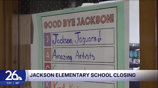 Local Manitowoc school welcomes community back before closure