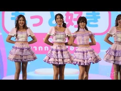 BNK48 Nine - Kinou Yori Motto Suki @ 48TH Roadshow Mini Concert [Fancam 4K 60p] 221105