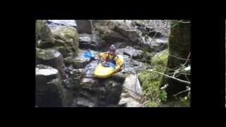 preview picture of video 'Kayaks on the River Erme, Ivybridge (23 March 2013)'