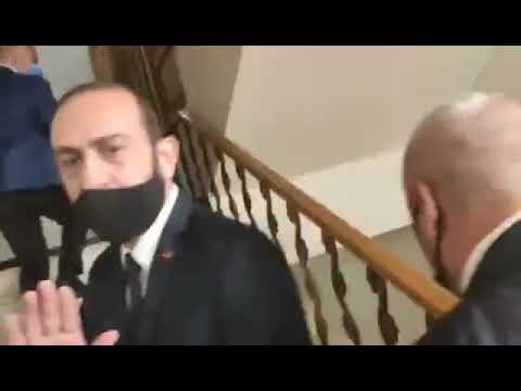 ԱԺ նախագահը չցանկացավ պատասխանել հարցերին