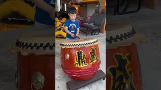 Download lagu How KJ Beat a Lion Dance Drum for the First Time Ever! #shorts mp3
