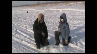 preview picture of video 'Зимняя рыбалка Сузун Новосибирская область.'