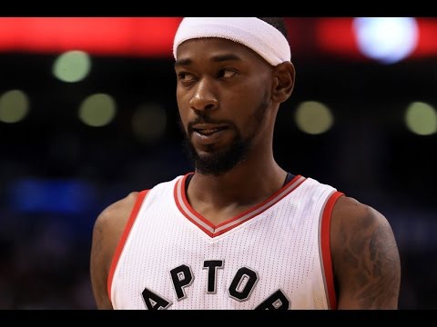 Terrence Ross with the No Look And-1!