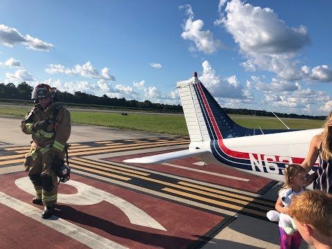 Real Emergency - Power Off Landing with family in Piper Arrow after throttle cable breaks