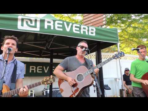 Reverb Solar Stage - Adam Gardner, Ed Robertson, Jim Creeggan - Holmdel, NJ - July 20, 2013