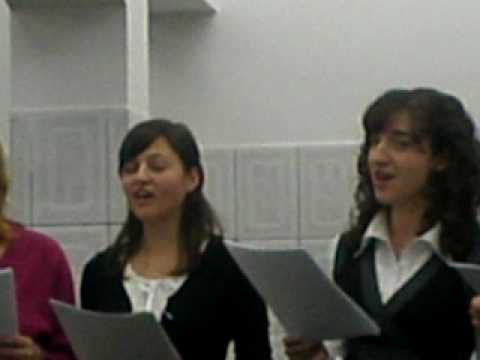 Ca un crin.-Still-girls