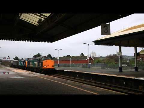 37609 and 37069 on Devonport flask