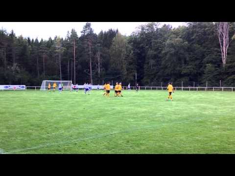 Daniel Thörnqvist stänkter in en "välplacerad" frispark i U-lagsmatchen mot Ekedalen.