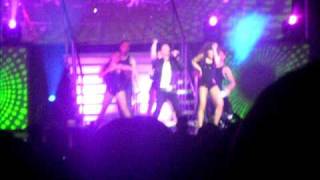 Peter Andre, Revelation Tour 11.03.10 -The way you move.AVI