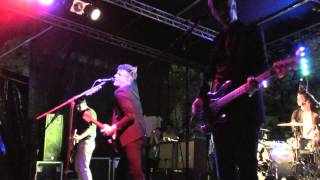The Futureheads - Heartbeat Song (Live @ Richmond Castle, Aug 2010)