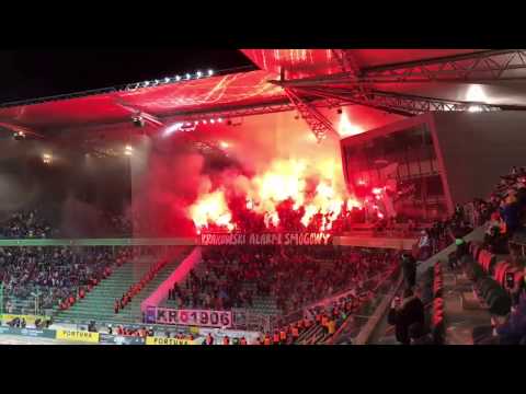 Wisła Cracow pyro v Legia Warsaw (Poland) "Krakowski alarm smogowy"
