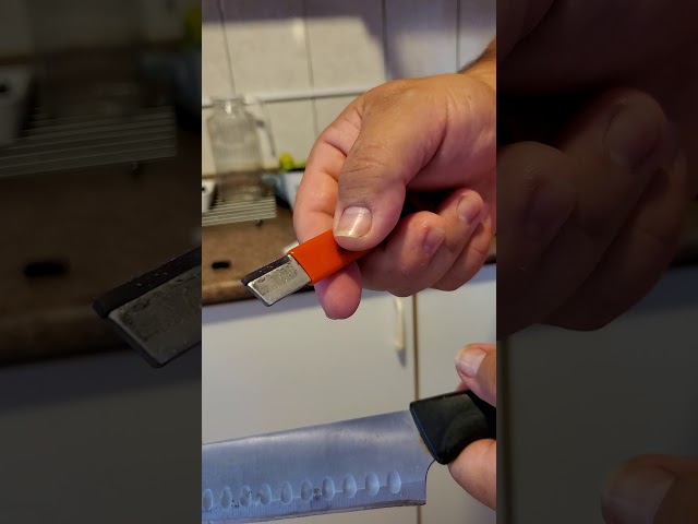 Vídeo relacionado con SHARPAL 129N Afiladora para hachas y cuchillas de herramientas de jardín, podaderas, tijeras cortasetos, hachas, machetes, cuchillas de cortacéspedes