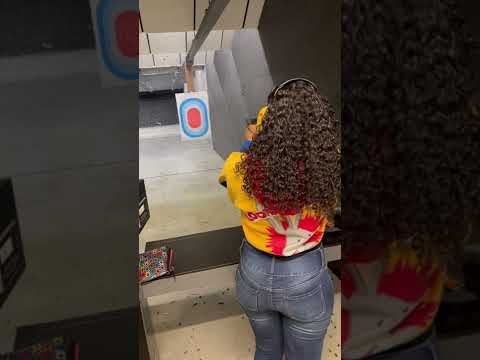 Let my Gf shoot my glock👀🔫 for the ‼️first time ‼️🤯 #glock #shooting #edc #gungirl #ghg