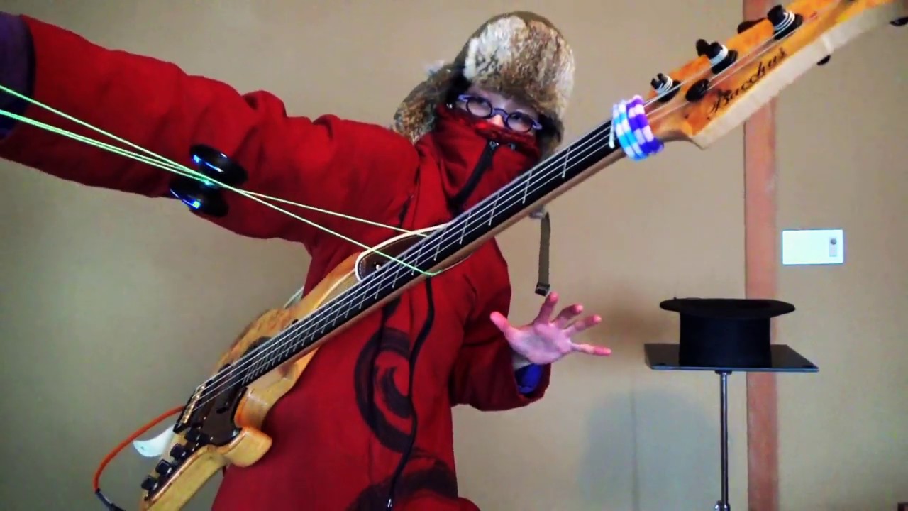 ベースとマジックとヨーヨーを全部同時にやったら、大変な事になりました