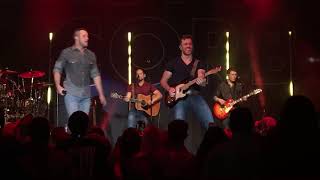 A Girl Like You (live 09/27/18) - Easton Corbin