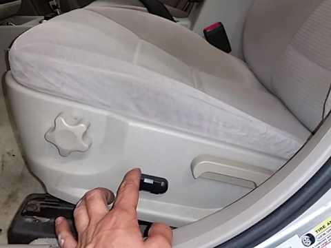 CF0483 - 2006 Ford Fusion SE - Driver Side Front Seat