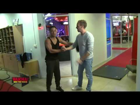 Benny Kimoto visar hur man gör en headspin - VAKNA! med The Voice