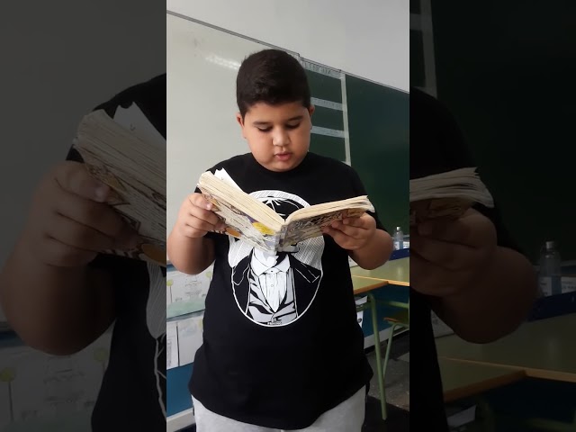 Vídeo relacionado con Tom Gates Serie 1 Colección Liz Pichon 1 - Juego de 5 libros (El brillante mundo de Tom Gates, excelentes excusas, ideas geniales, todo es asombroso, es absolutamente fantástico)