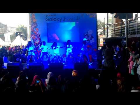 160102 Red Velvet(레드벨벳) - Ice Cream Cake + Dumb Dumb cover by Velvetrix