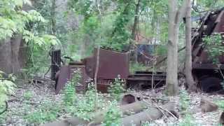 preview picture of video 'Abandoned Scrap Car And Heavy Machine Boat Graveyard Trail Urban Exploration Part 1'