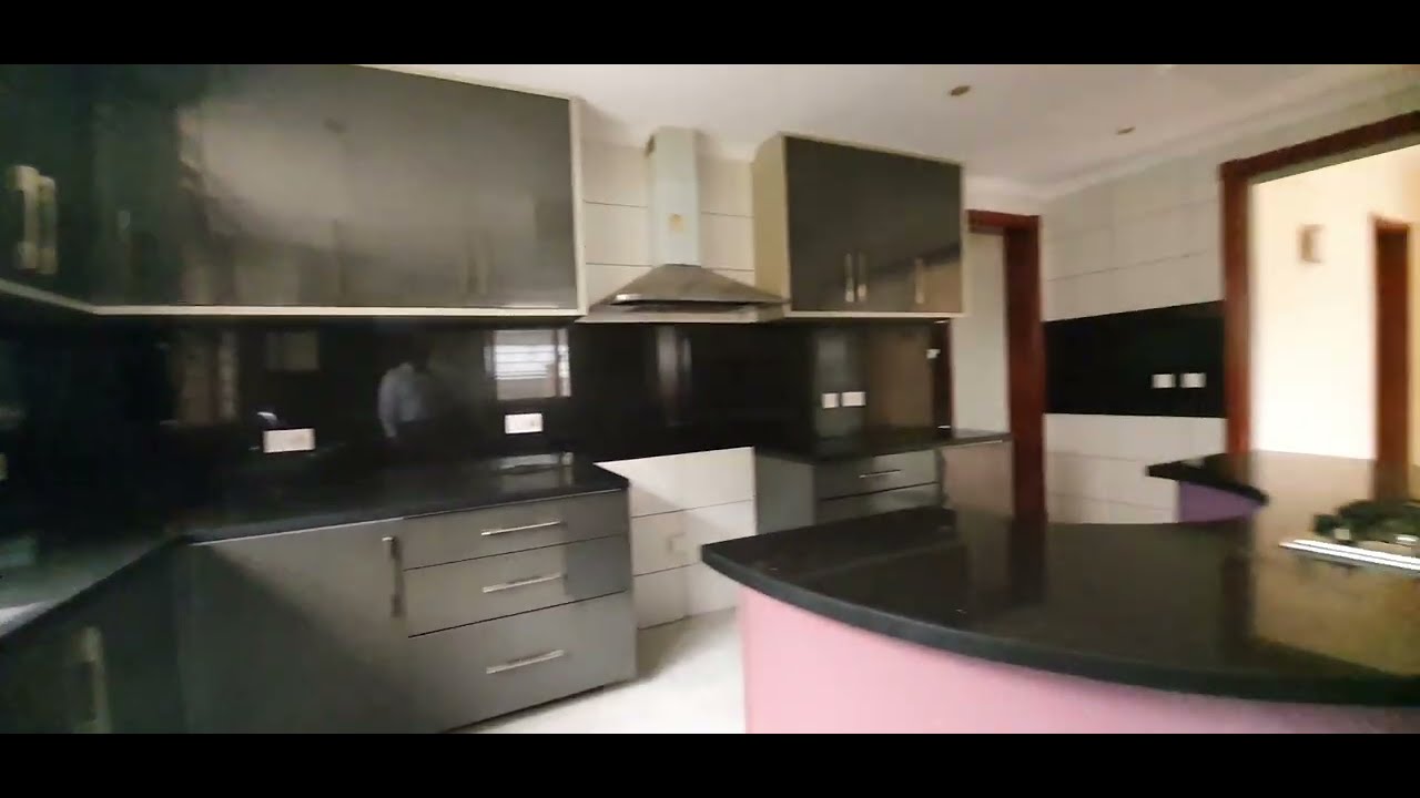 Ambassadorial 5BR Townhouse on 1 Acre - Spring Valley