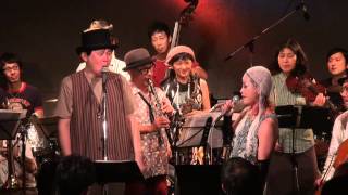 Betsuni Nanmo Klezmer   "Dovid, Shpil Es Nokh A Mol~Sally"
