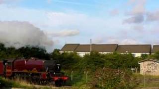 preview picture of video 'Fellsman steam train in clitheroe 12-8-09  5690 'LEANDER''