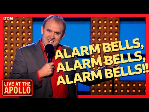 Tim Vine Steals The Show With 3 mins of One Liners! | Live at the Apollo