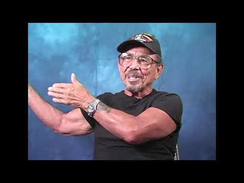 Robert Urioste (811) - Voces Oral History Center