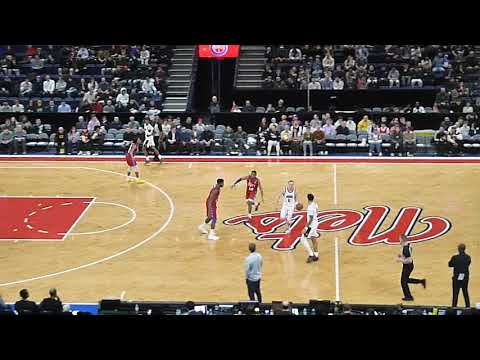 Long Island/Montreal Les Nets' Grant Nelson dunks vs. Noblesville Boom in 1st quarter action 2/10/26
