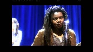 Tracy Chapman - &quot;Give Me One Reason&quot; (Official Music Video)