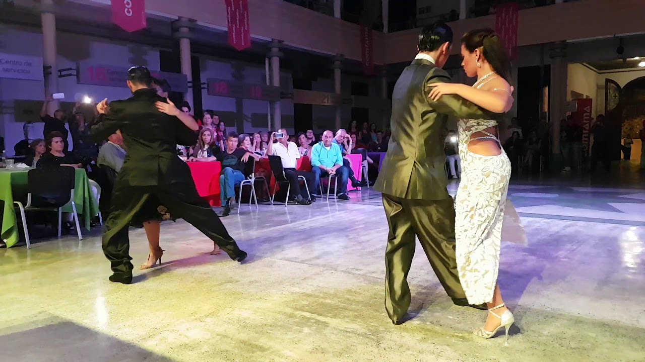 Video thumbnail for Juan David Vargas y Paulina Mejía, Mateo y Laura con Orquesta la Reducida en Milonga del Claustro