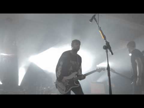 Lower Than Atlantis: Bug / Everlong / The Pretender / All My Life (Foo Fighters) live