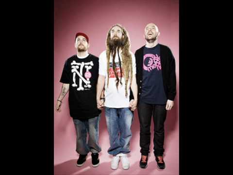 PSTQ feat Leo Kalokaon and looptroop - hallå